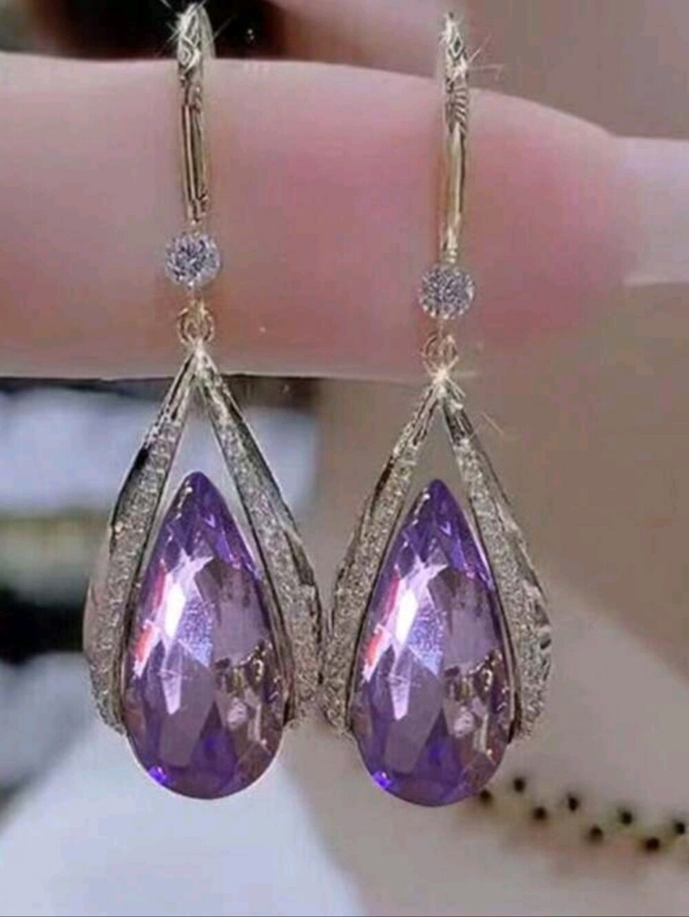 ✨3 FOR $28✨🆕️💜 LILAC CRYSTAL & RHINESTONE TEARDROP EARRINGS - GOLD-TONE💜